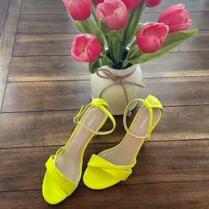 NWOB EXPRESS Neon yellow 3 1/2 inch straps heel, size 7